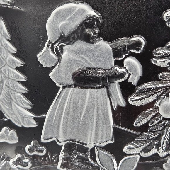 Vintage Clear Glass Decorative Plate With Embossed Winter Scene & Girl Decoratin - Picture 4 of 6